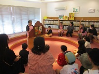 IMG_0575　読み聞かせ　.JPG
